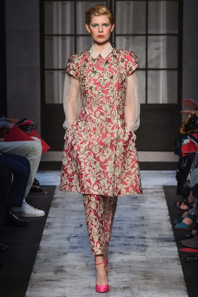 Look 19